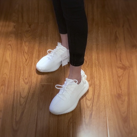 YEEZY BOOST 350 V2 | Size 5 - Picture 13 of 13